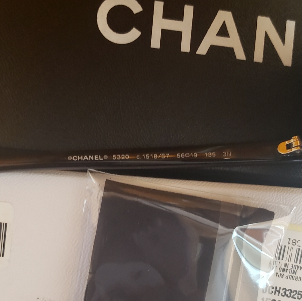 Authentic 💕Chanel Sunglasses - Picture 5 of 5